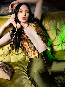 Carissa White seduces you in vintage seventies clothing